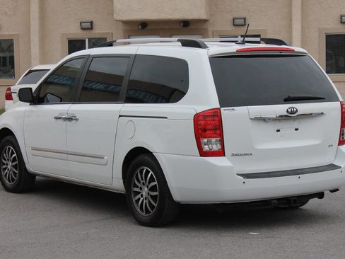 Used 2012 Kia Sedona EX w/ Luxury Pkg image 5