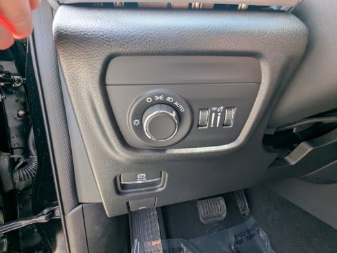 Certified 2025 Jeep Grand Cherokee Laredo X w/ Luxury Tech Group I AWD/4WD image 20