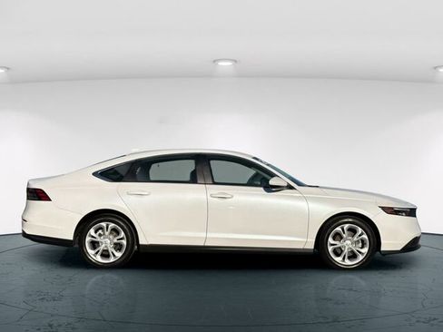 Used 2025 Honda Accord LX image 8