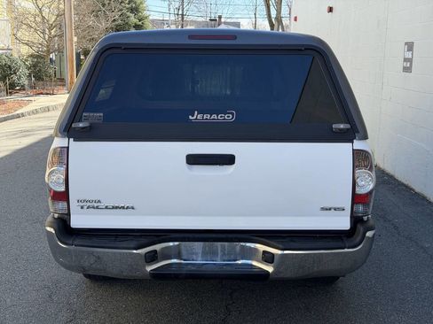 Used 2010 Toyota Tacoma 2WD Access Cab image 5