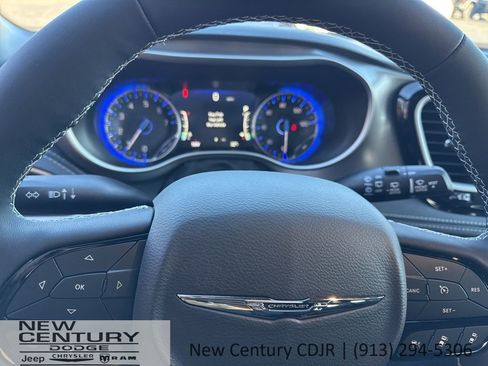 New 2026 Chrysler Pacifica Select w/ S Appearance Package image 9