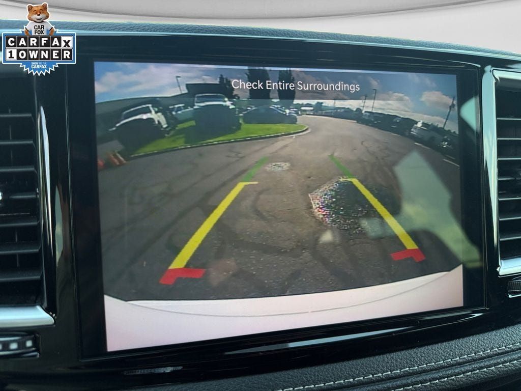 Used 2025 Chrysler Pacifica Limited FWD image 25