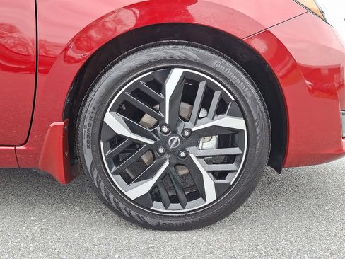 Certified 2025 Nissan Versa SR w/ Trunk Package image 10