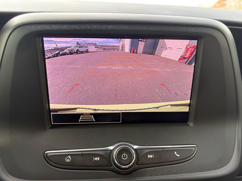 Used 2021 Chevrolet Camaro LT image 39