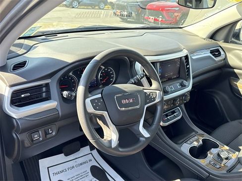 Certified 2023 GMC Acadia SLE w/ Driver Convenience Package image 10