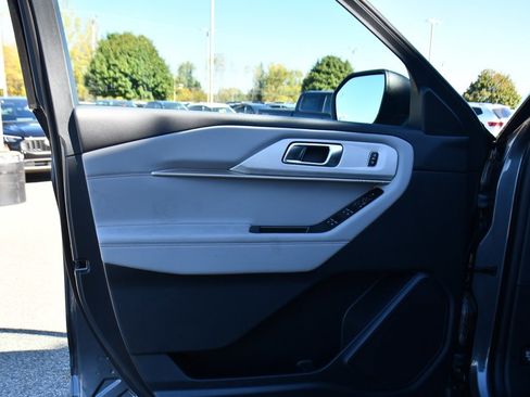 Used 2026 Ford Explorer Active w/ Active Comfort Package image 24