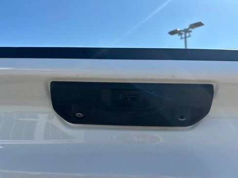 Used 2023 Chevrolet Silverado 1500 Custom RWD image 9
