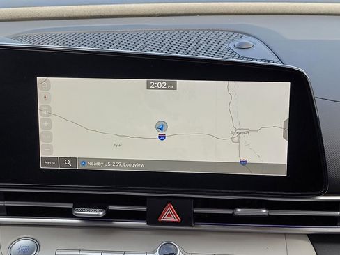 Used 2024 Hyundai Elantra Limited image 18