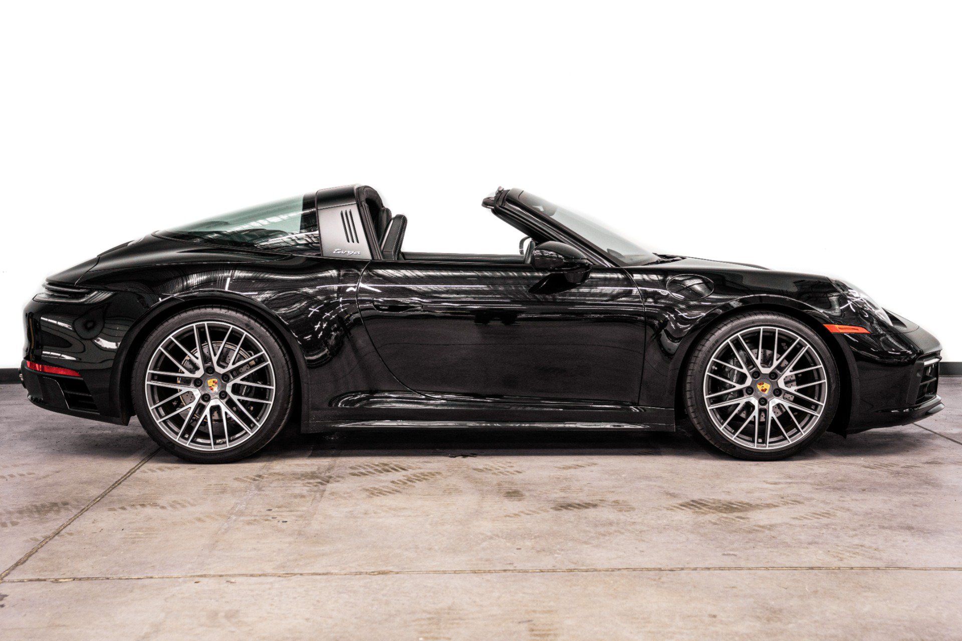 Used 2024 Porsche 911 Targa 4 w/ Sport Package AWD/4WD image 47