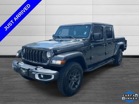 Used 2024 Jeep Gladiator Sport AWD/4WD image 8