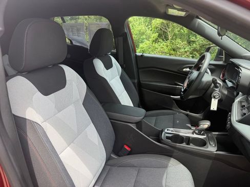 Used 2024 Chevrolet Trax RS w/ Driver Confidence Package FWD image 20