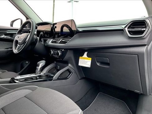 New 2026 Chevrolet TrailBlazer LT w/ Convenience Package FWD image 9