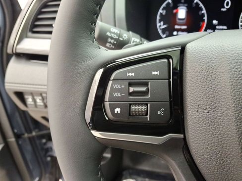 Used 2025 Honda Odyssey Elite image 17