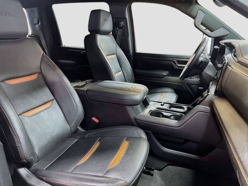 Used 2025 GMC Sierra 2500 AT4 AWD/4WD image 29