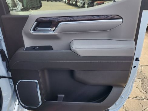 New 2026 GMC Sierra 1500 SLT w/ SLT Premium Plus Package image 40