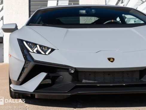 Used 2024 Lamborghini Huracan Tecnica image 4