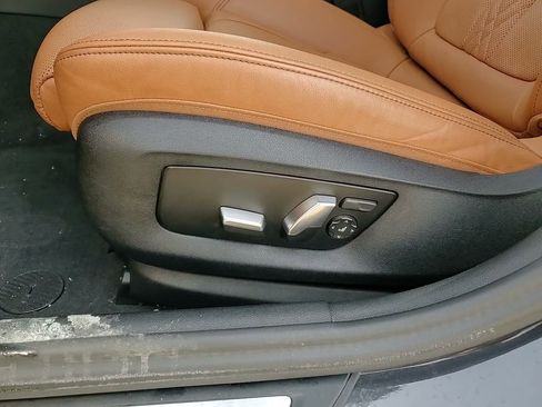 Used 2023 BMW 530e xDrive 530e iPerformance w/ Convenience Package image 26