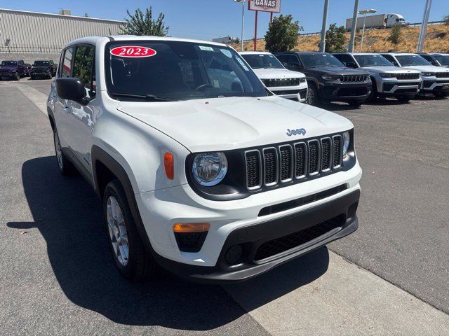 Certified 2023 Jeep Renegade Latitude AWD/4WD image 8