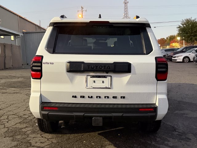 Used 2026 Toyota 4Runner SR5 AWD/4WD image 29