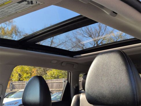 Used 2016 Nissan Rogue SL w/ SL Premium Package image 15