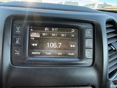 Used 2014 Jeep Cherokee Latitude w/ Cold Weather Group FWD image 13
