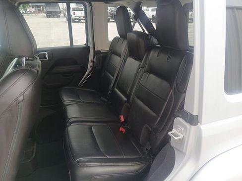 Used 2023 Jeep Wrangler Unlimited Sahara AWD/4WD image 14