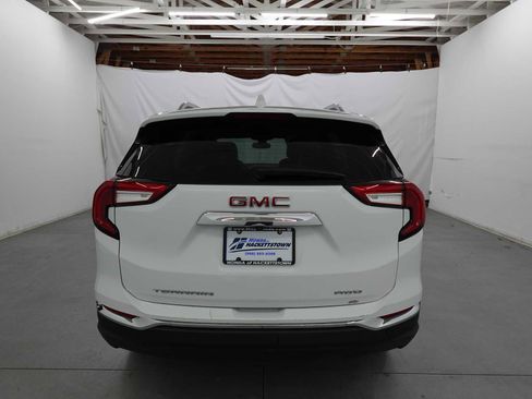 Used 2024 GMC Terrain SLT image 6