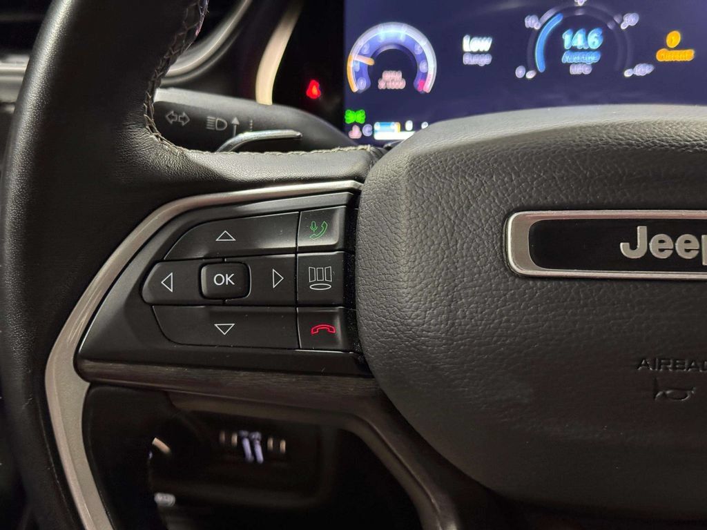 Used 2022 Jeep Grand Cherokee L Limited AWD/4WD image 15