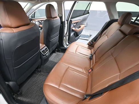 Used 2022 Subaru Outback Touring XT AWD/4WD image 38