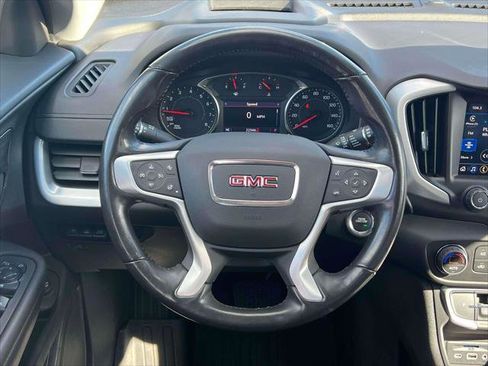 Used 2022 GMC Terrain SLT w/ Tech Package image 10