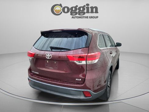 Used 2017 Toyota Highlander XLE image 5