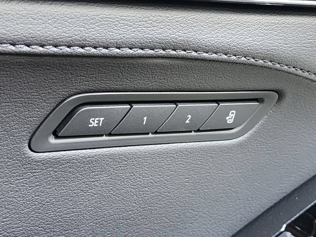 Used 2025 Cadillac CT5 V w/ Technology Package RWD image 26