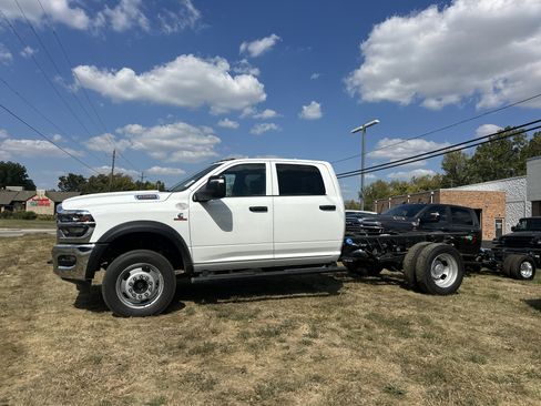 New 2026 RAM 5500 Tradesman AWD/4WD image 21