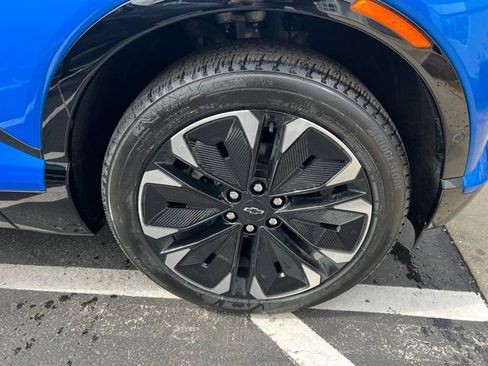 Used 2025 Chevrolet Blazer EV RS w/ Super Cruise Package image 3