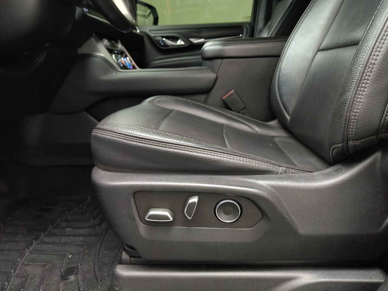 Used 2021 GMC Yukon Denali AWD/4WD image 16