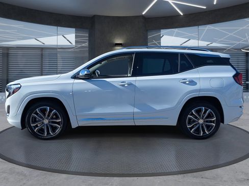 Used 2020 GMC Terrain Denali w/ Denali Premium Package image 3