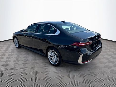 Used 2024 BMW 530i w/ Premium Package image 6