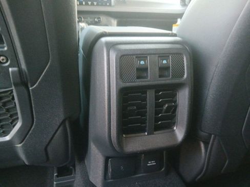 New 2025 Ford Bronco Badlands image 32