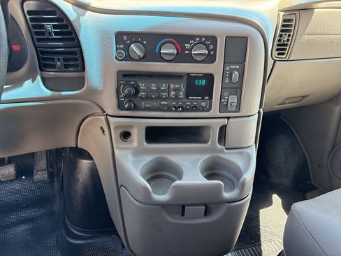 Used 1998 Chevrolet Astro AWD image 12