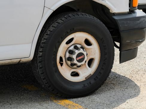 Used 2019 GMC Savana 3500 Van Cab-Chassis 2D w/ Power Convenience Package image 42