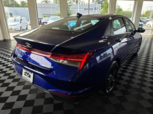 Used 2023 Hyundai Elantra Blue FWD image 3