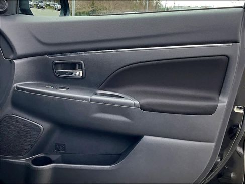 Used 2025 Mitsubishi Outlander Sport ES image 12