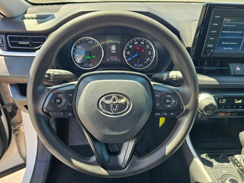 Used 2019 Toyota RAV4 LE AWD/4WD image 22