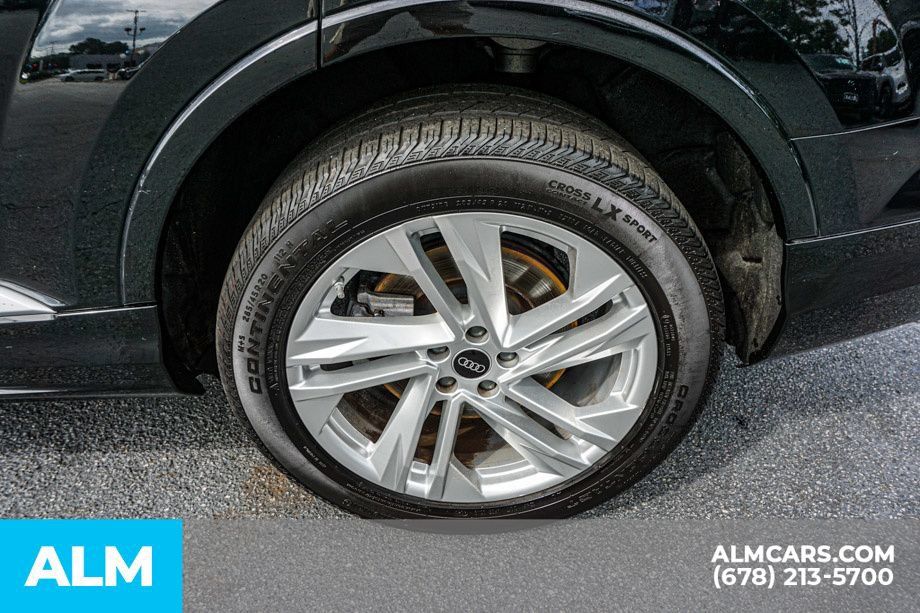 Used 2023 Audi Q7 2.0T Premium w/ Convenience Package AWD/4WD image 12