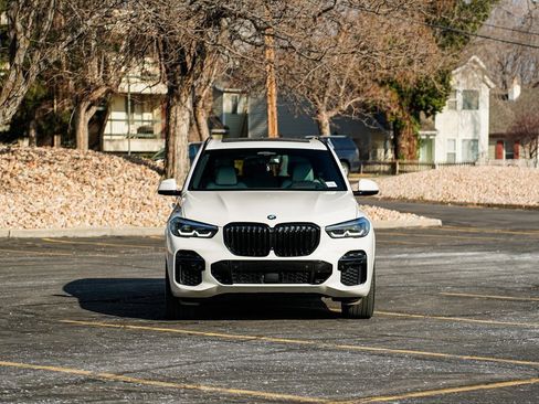 Used 2023 BMW X5 xDrive40i w/ M Sport Package image 2