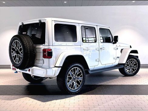 Used 2024 Jeep Wrangler High Altitude AWD/4WD image 10