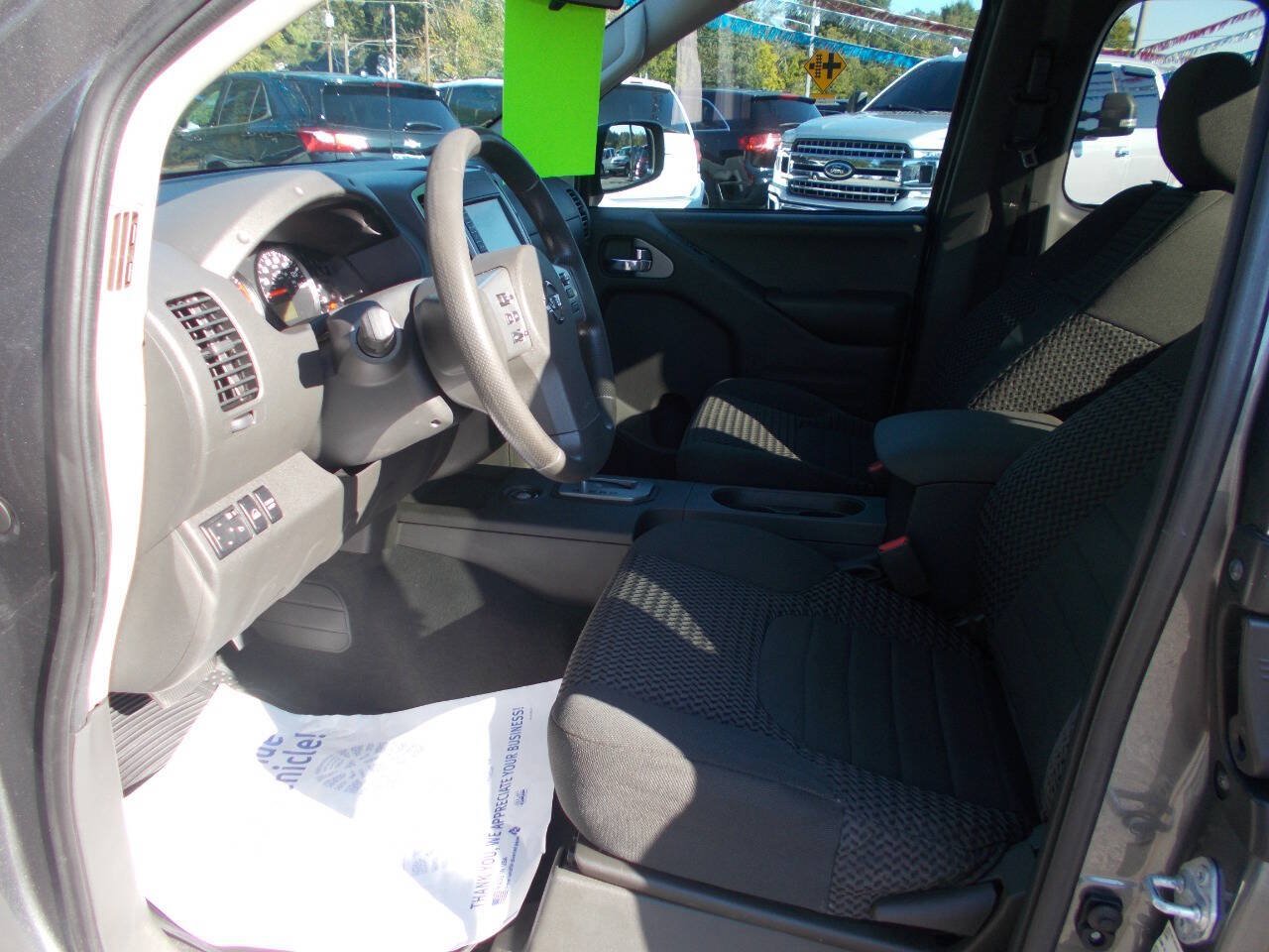 Used 2021 Nissan Frontier SV w/ SV Utility Package AWD/4WD image 5