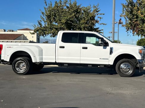Used 2022 Ford F350 XLT image 3