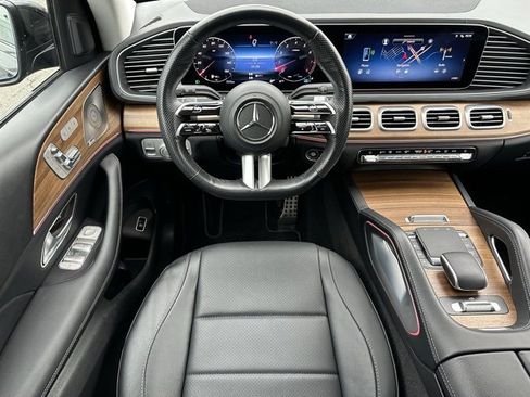 Used 2024 Mercedes-Benz GLS 450 4MATIC image 12