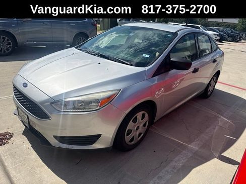 Used 2018 Ford Focus S FWD image 1